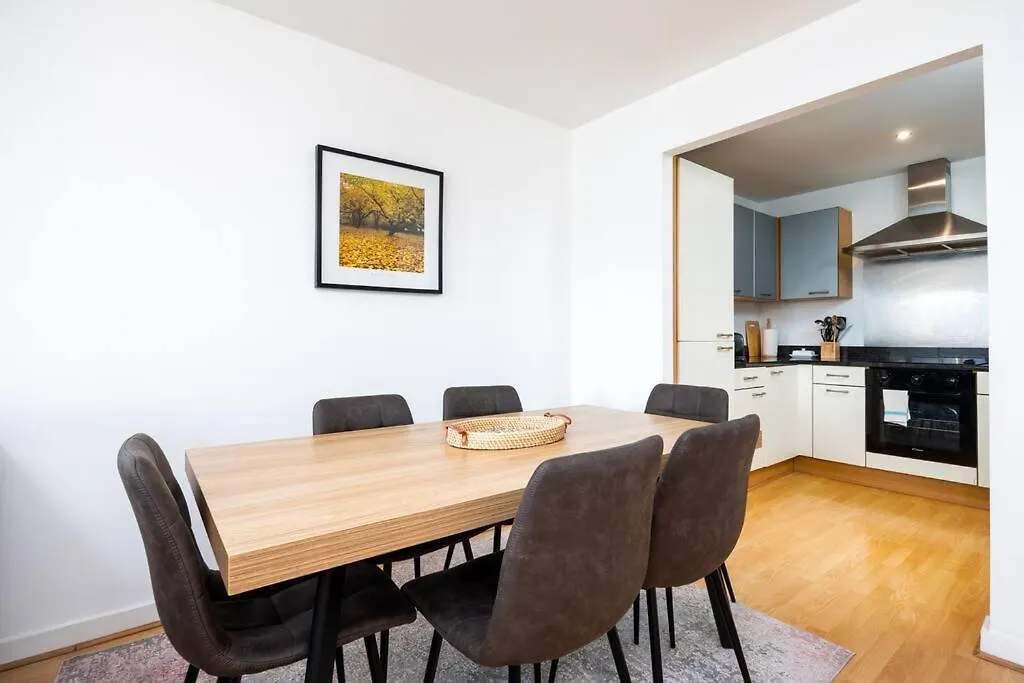Lovely 2 Bedroom Apartment With Balcony Dublin